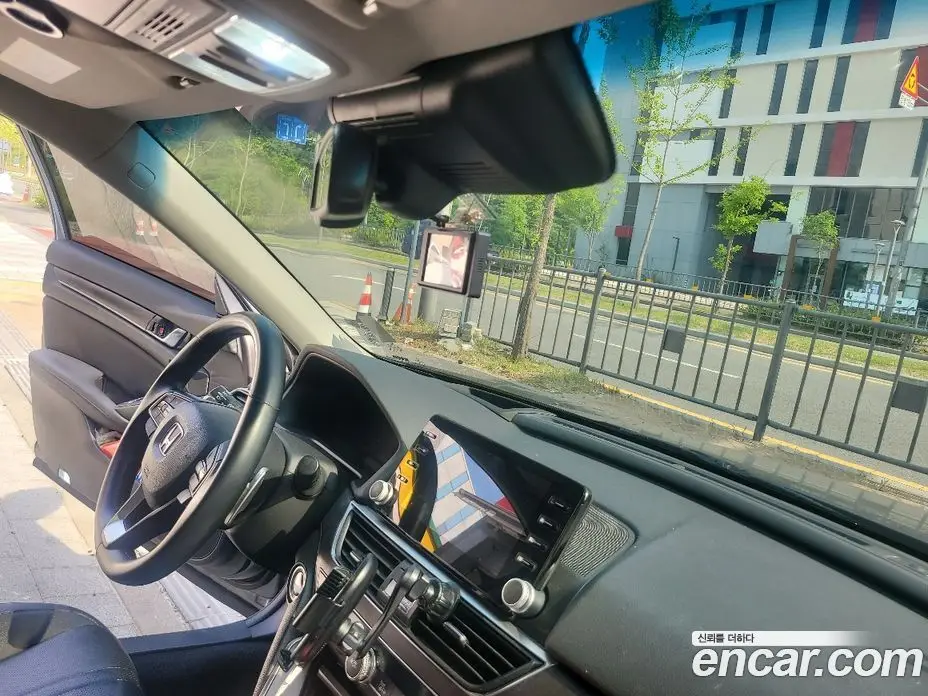 Honda Accord 2019 2.0 автомат (гидро), фото 13