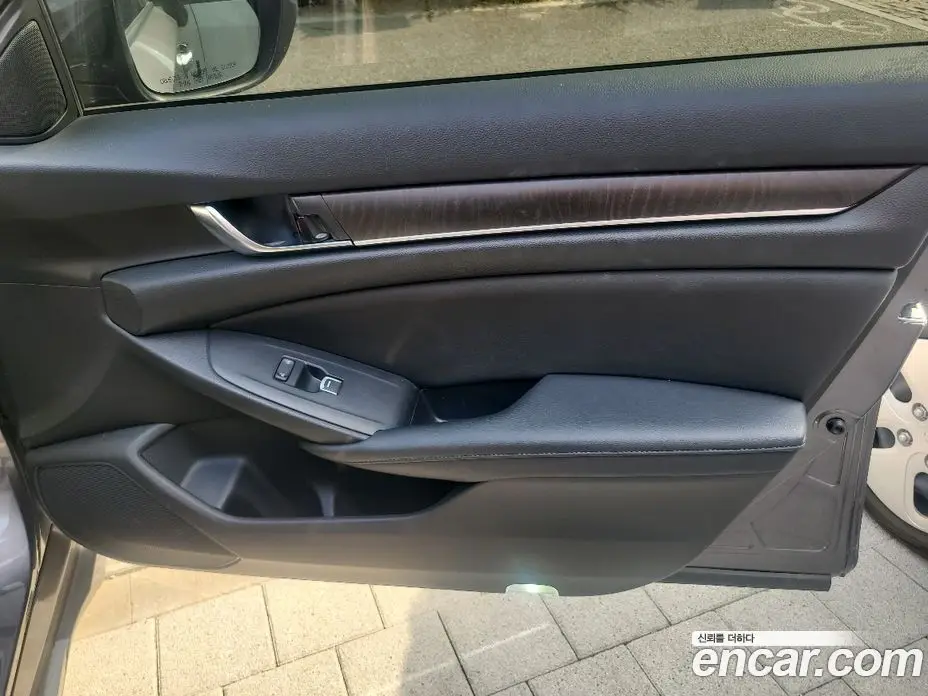 Honda Accord 2019 2.0 автомат (гидро), фото 15