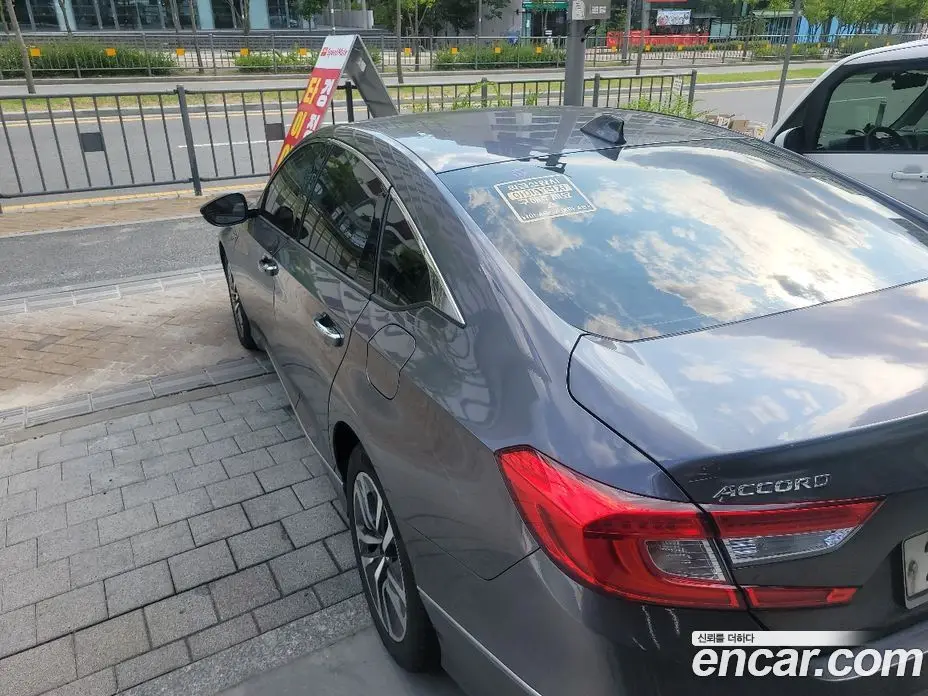 Honda Accord 2019 2.0 автомат (гидро), фото 9