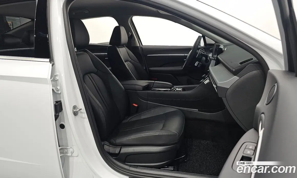 Hyundai Sonata 2025 2.0 автомат (гидро), фото 13
