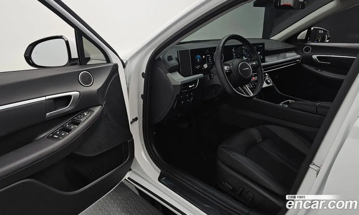 Hyundai Sonata 2025 2.0 автомат (гидро), фото 17