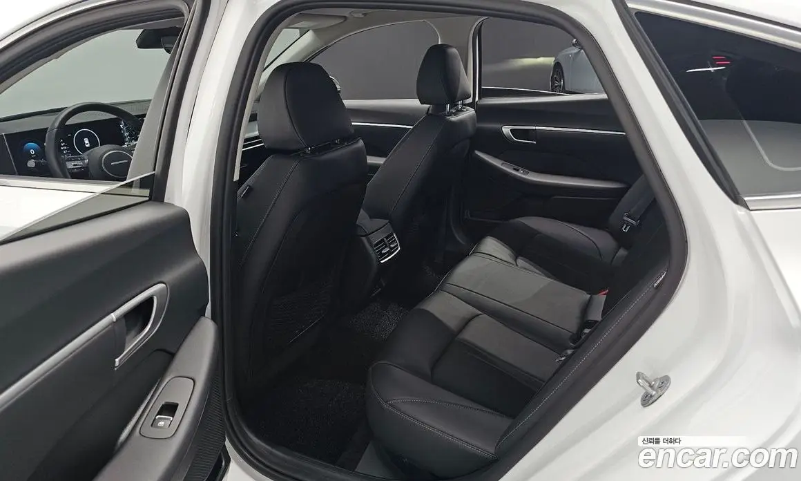 Hyundai Sonata 2025 2.0 автомат (гидро), фото 18
