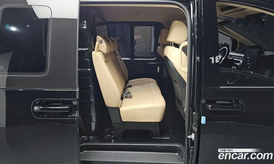 Hyundai Staria 2025 2.2 автомат (гидро), фото 11