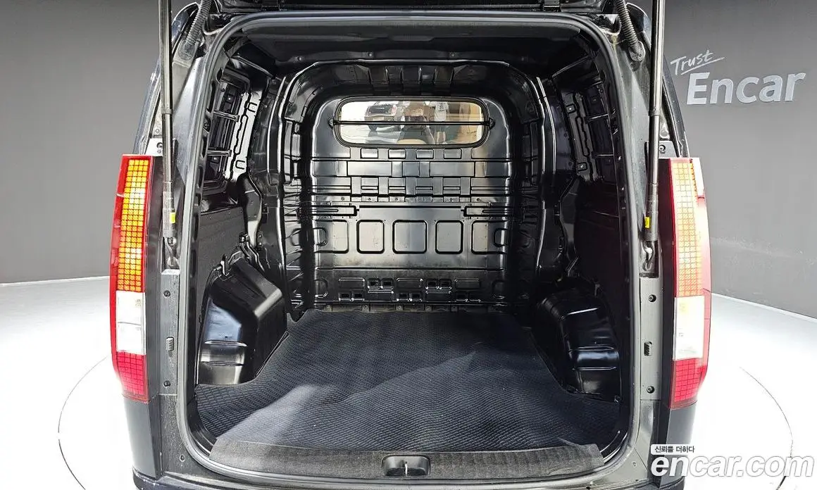 Hyundai Staria 2025 2.2 автомат (гидро), фото 19