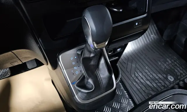 Hyundai Staria 2025 2.2 автомат (гидро), миниатюра 9