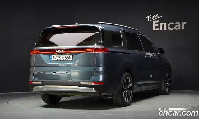 Kia Carnival 2022 2.2 автомат (гидро), миниатюра 2