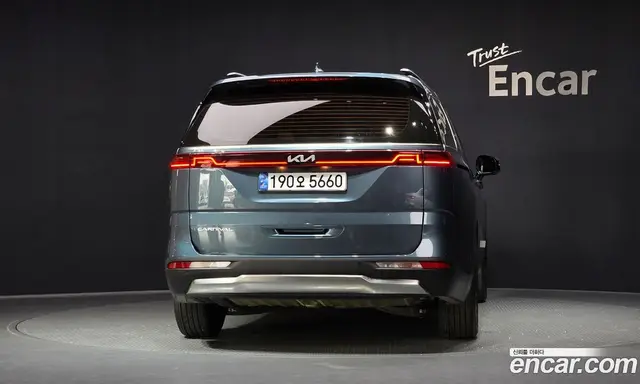 Kia Carnival 2022 2.2 автомат (гидро), миниатюра 4
