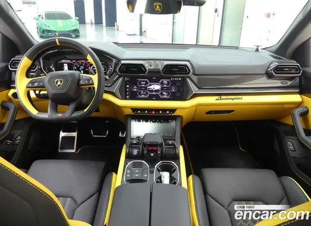 Lamborghini Urus 2025 4.0 автомат (гидро), миниатюра 4 Lamborghini Urus 2025 4.0 автомат (гидро), миниатюра 4