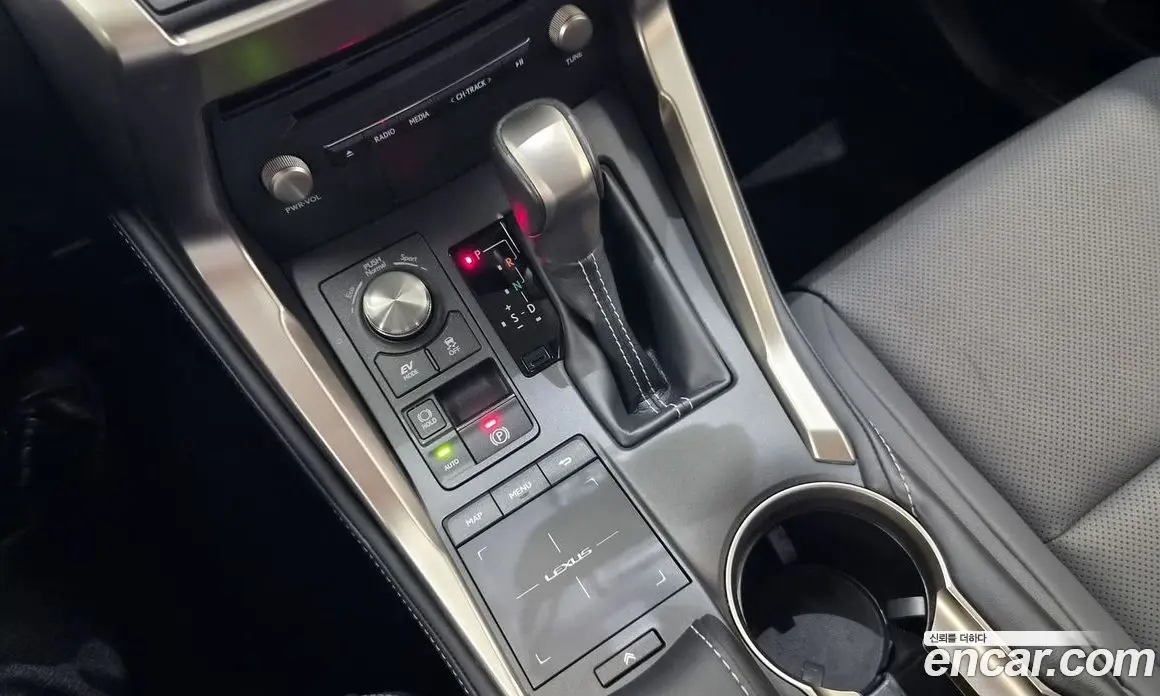 Lexus NX 2021 2.5 автомат (вариатор), фото 9 Lexus NX 2021 2.5 автомат (вариатор), фото 9