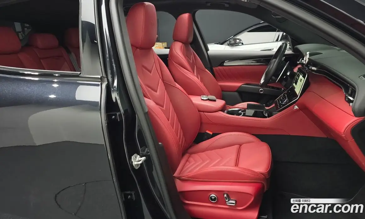 Maserati Grecale 2025 0.3 автомат (гидро), фото 15 Maserati Grecale 2025 0.3 автомат (гидро), фото 15