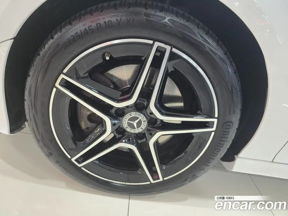 Mercedes-Benz CLA-Class 2023 2.0 автомат (гидро), фото 5