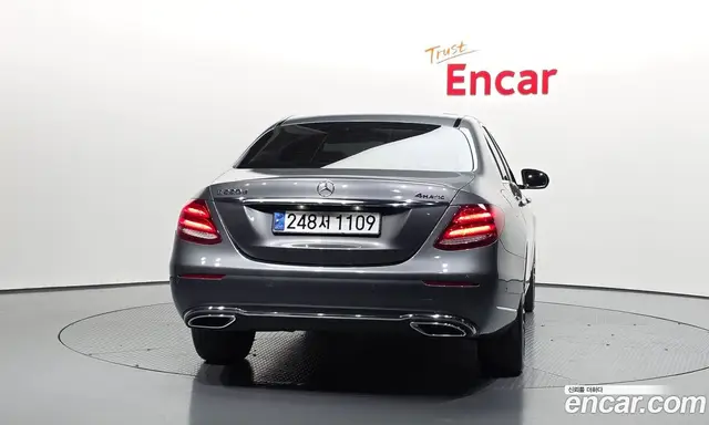 Mercedes-Benz E-Class 2019 1.9 автомат (гидро), миниатюра 4