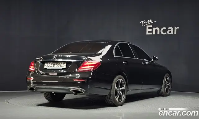 Mercedes-Benz E-Class 2019 2.0 автомат (гидро), миниатюра 2