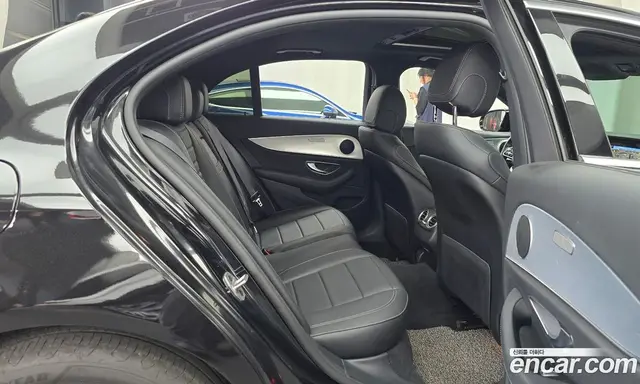 Mercedes-Benz E-Class 2019 2.0 автомат (гидро), миниатюра 12