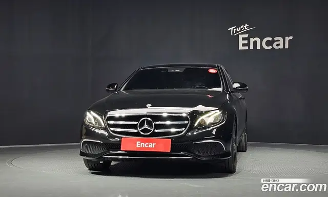 Mercedes-Benz E-Class 2019 2.0 автомат (гидро), миниатюра 3