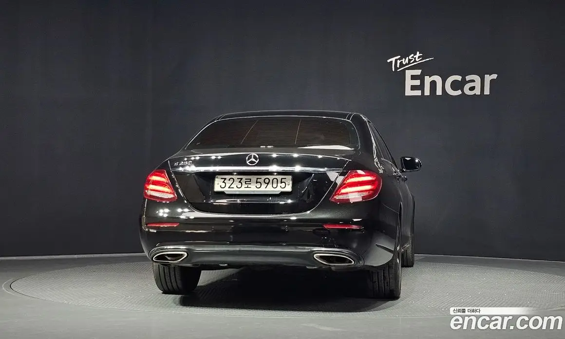 Mercedes-Benz E-Class 2019 2.0 автомат (гидро), фото 4