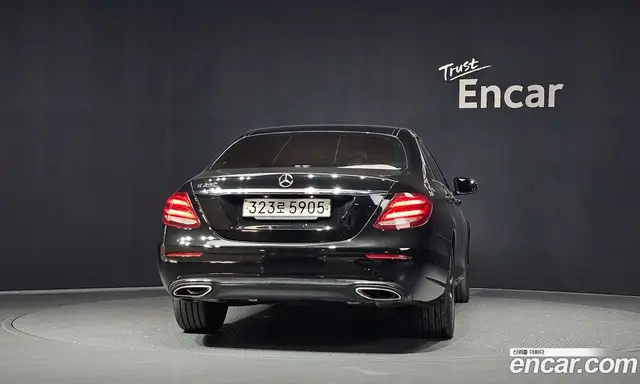 Mercedes-Benz E-Class 2019 2.0 автомат (гидро), миниатюра 4