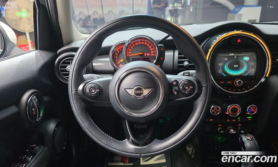 Mini Cooper 2016 1.5 автомат (гидро), фото 13