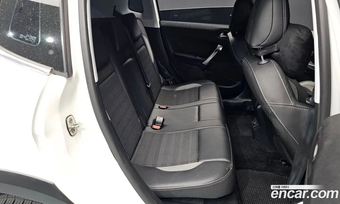 Peugeot 2008 2019 1.5 автомат (гидро), фото 11