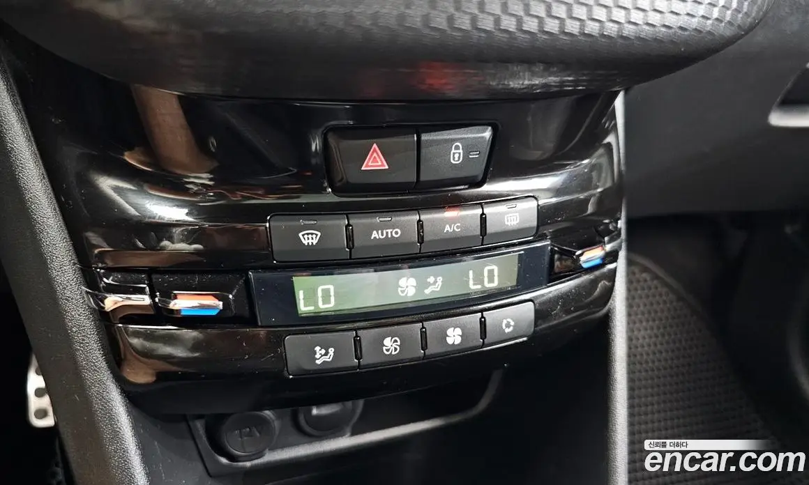 Peugeot 2008 2019 1.5 автомат (гидро), фото 16