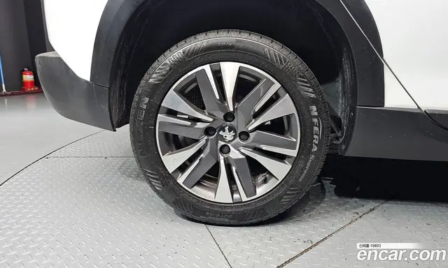 Peugeot 2008 2019 1.5 автомат (гидро), миниатюра 5