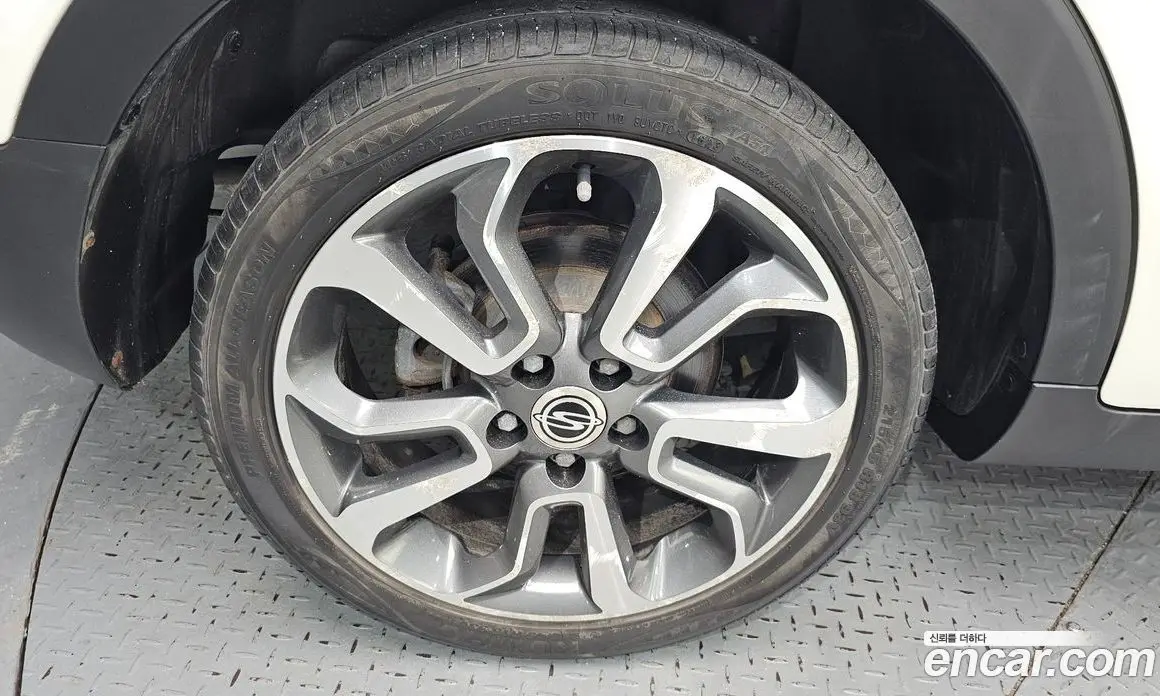 SsangYong TIBOLI 2015 1.6 автомат (гидро), фото 5