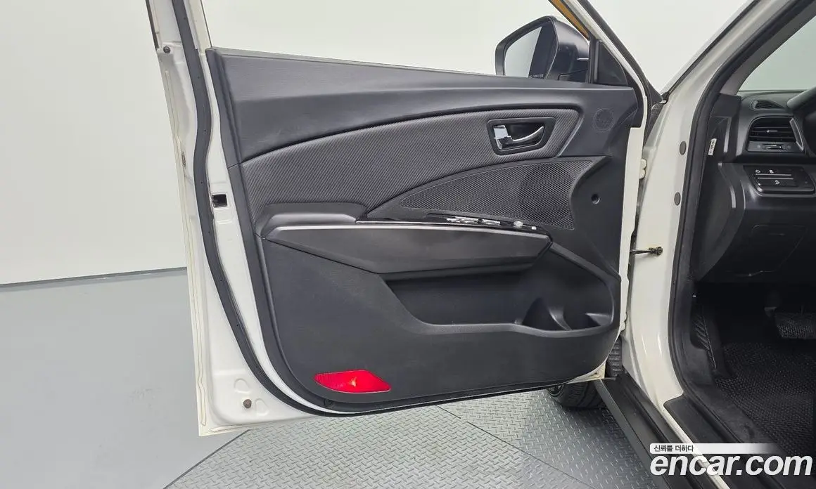 SsangYong TIBOLI 2019 1.6 автомат (гидро), фото 14