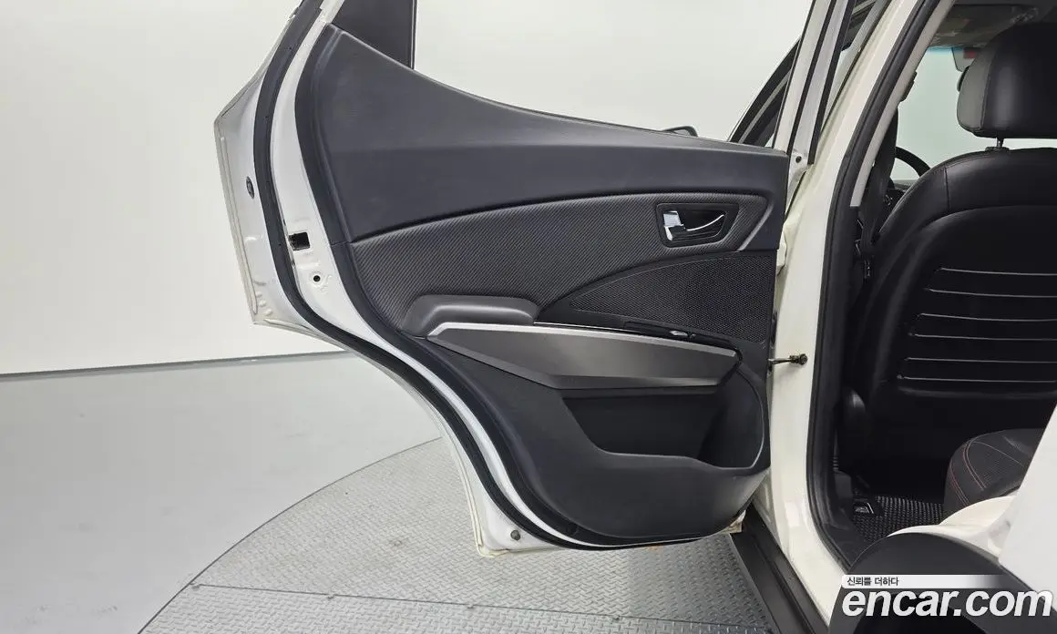 SsangYong TIBOLI 2019 1.6 автомат (гидро), фото 15