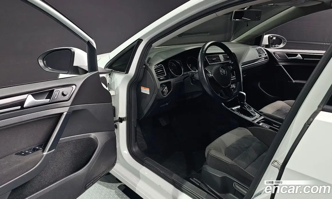 Volkswagen Golf 2015 2.0 автомат (гидро), фото 11