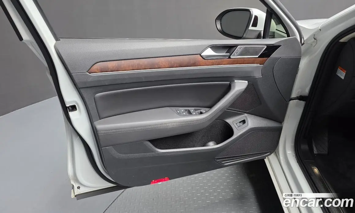 Volkswagen Passat 2018 2.0 автомат (гидро), фото 14