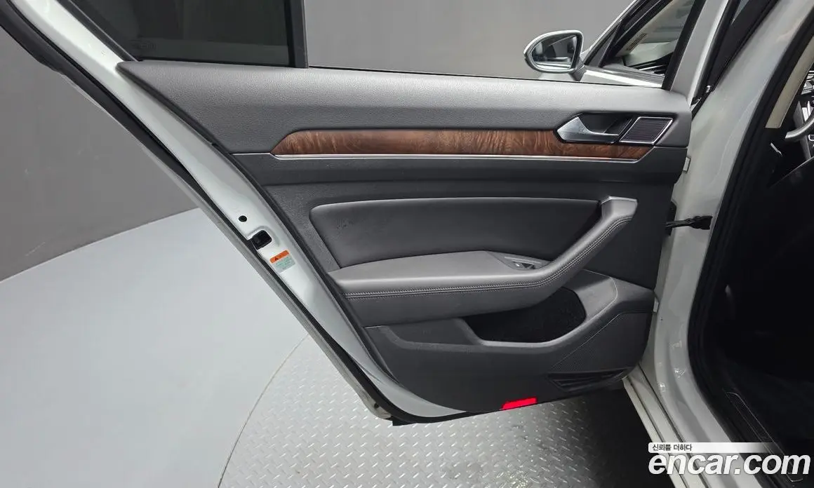 Volkswagen Passat 2018 2.0 автомат (гидро), фото 15