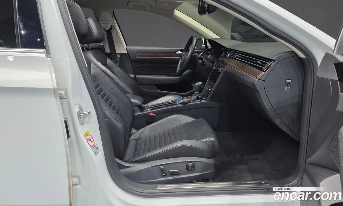 Volkswagen Passat 2018 2.0 автомат (гидро), фото 16