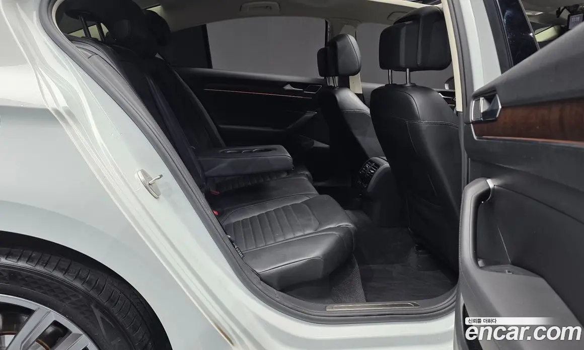 Volkswagen Passat 2018 2.0 автомат (гидро), фото 17