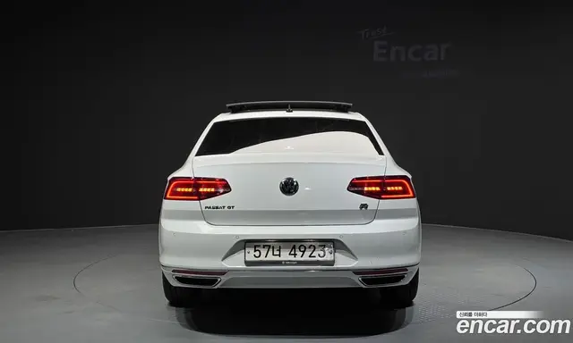 Volkswagen Passat 2018 2.0 автомат (гидро), миниатюра 4