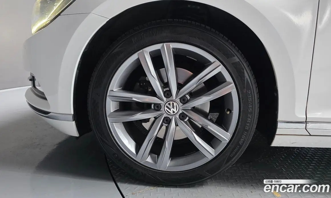 Volkswagen Passat 2018 2.0 автомат (гидро), фото 5