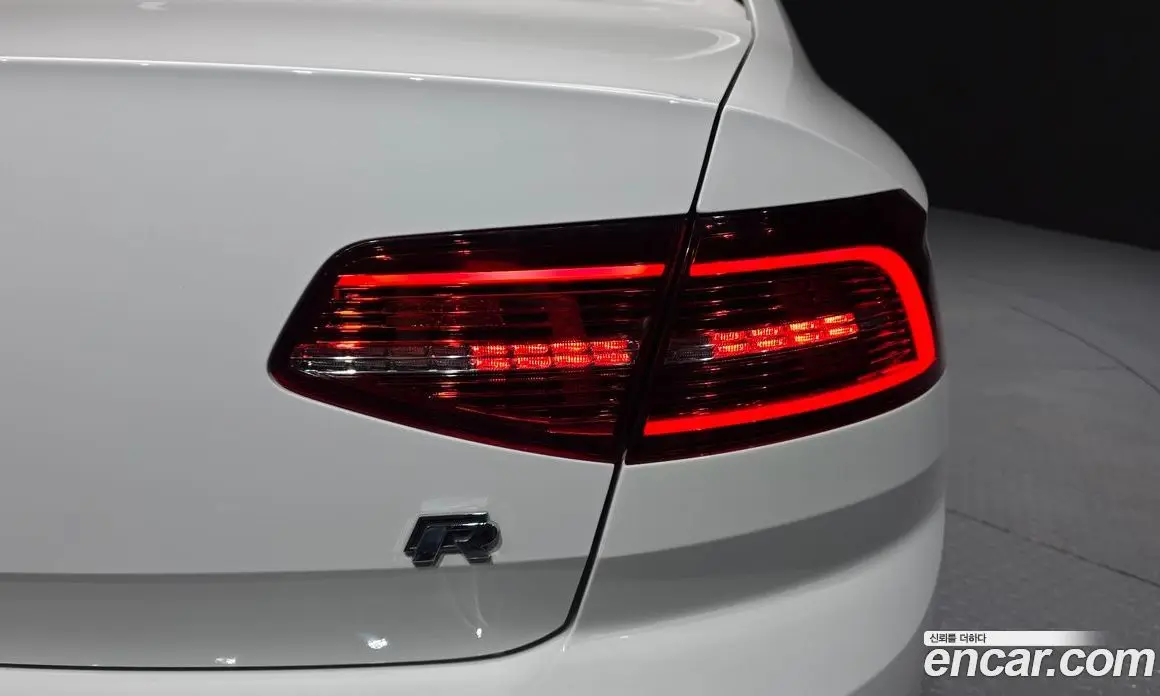 Volkswagen Passat 2018 2.0 автомат (гидро), фото 9