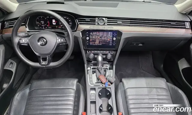 Volkswagen Passat 2018 2.0 автомат (гидро), миниатюра 10