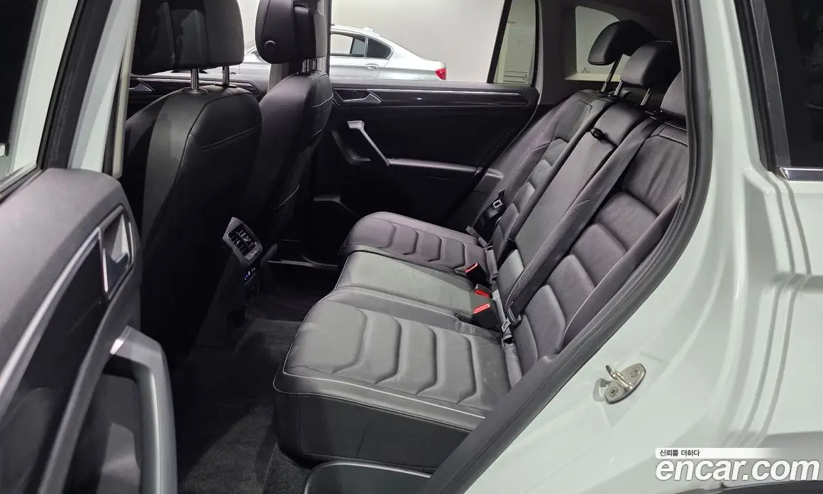 Volkswagen Tiguan 2022 2.0 автомат (гидро), фото 17
