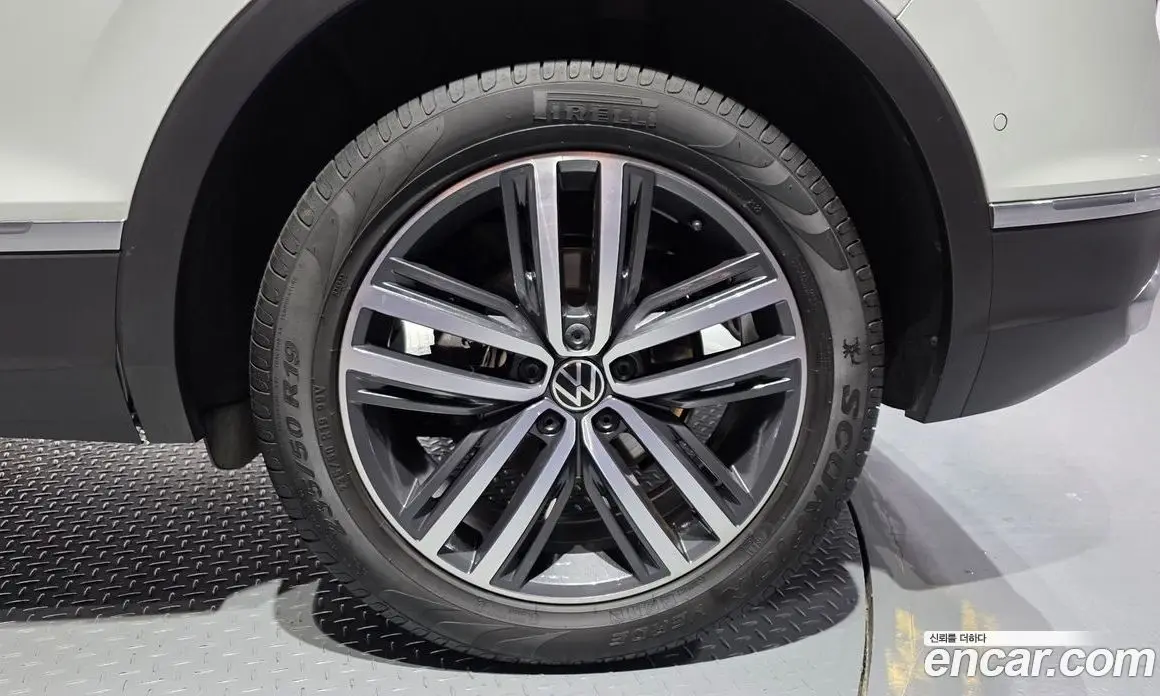 Volkswagen Tiguan 2022 2.0 автомат (гидро), фото 7