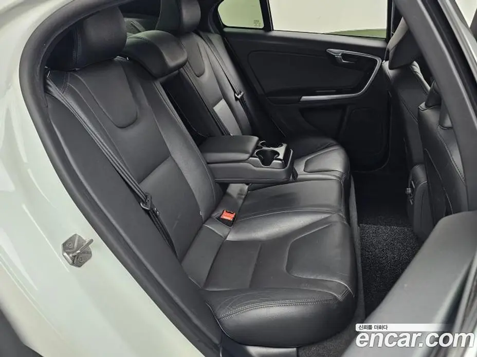 Volvo S60 2015 2.0 автомат (гидро), фото 12