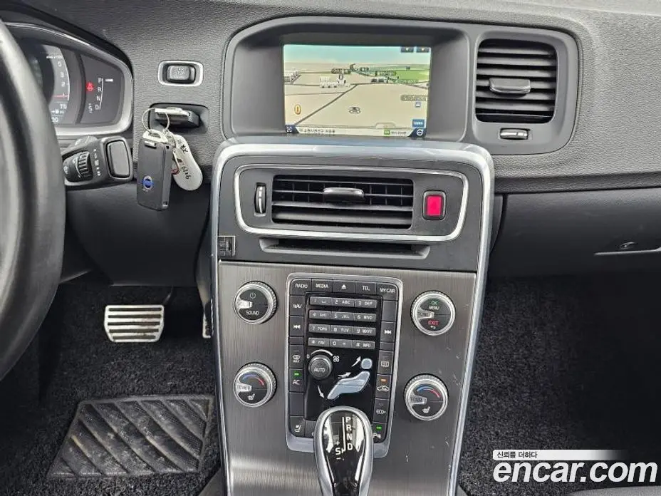 Volvo S60 2015 2.0 автомат (гидро), фото 14