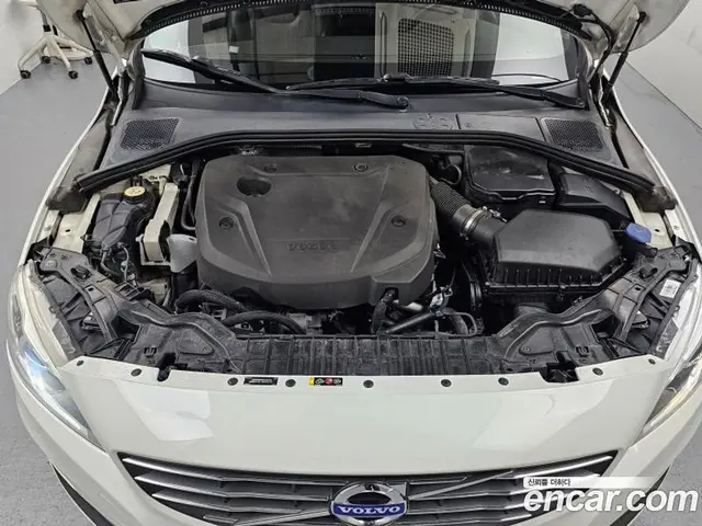 Volvo S60 2015 2.0 автомат (гидро), миниатюра 6