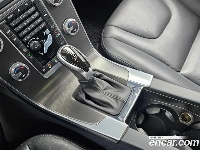 Volvo S60 2015 2.0 автомат (гидро), миниатюра 9