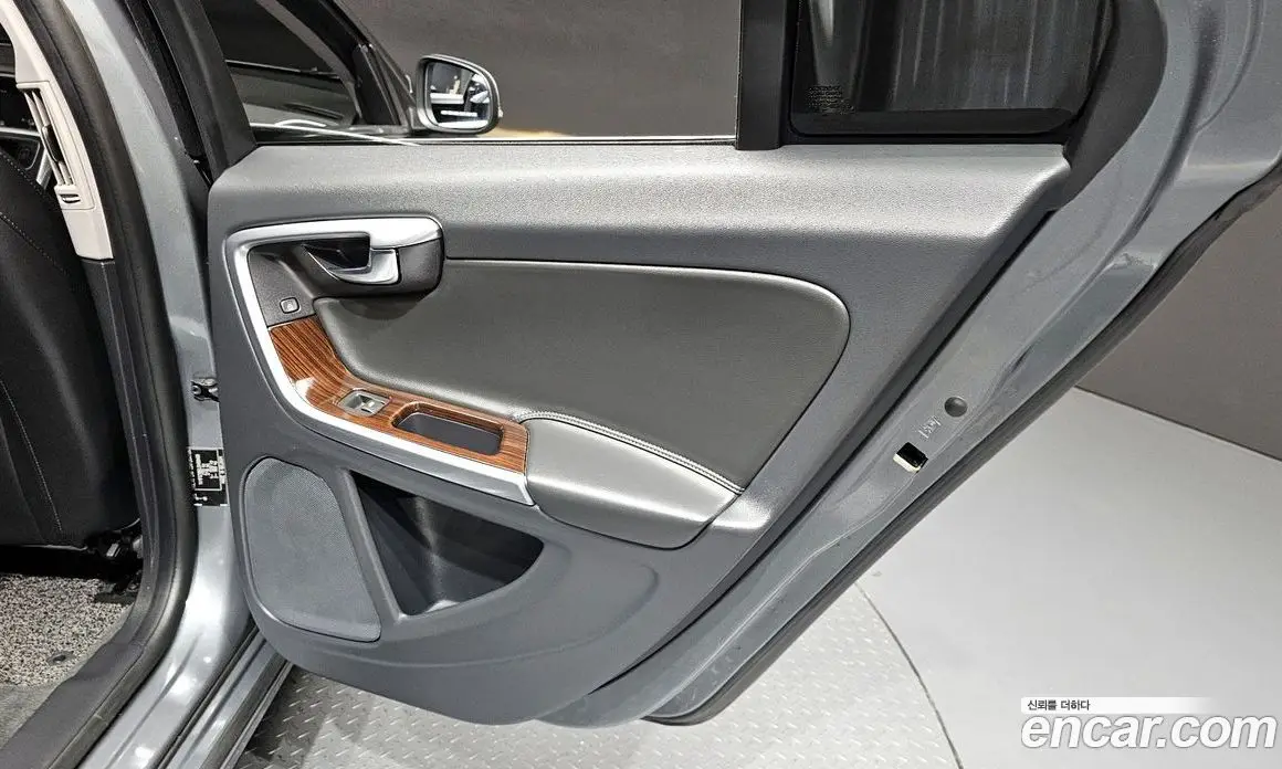 Volvo S60 2018 2.0 автомат (гидро), фото 30
