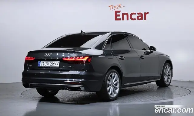 Audi A4 2023 2.0 автомат (гидро), миниатюра 2