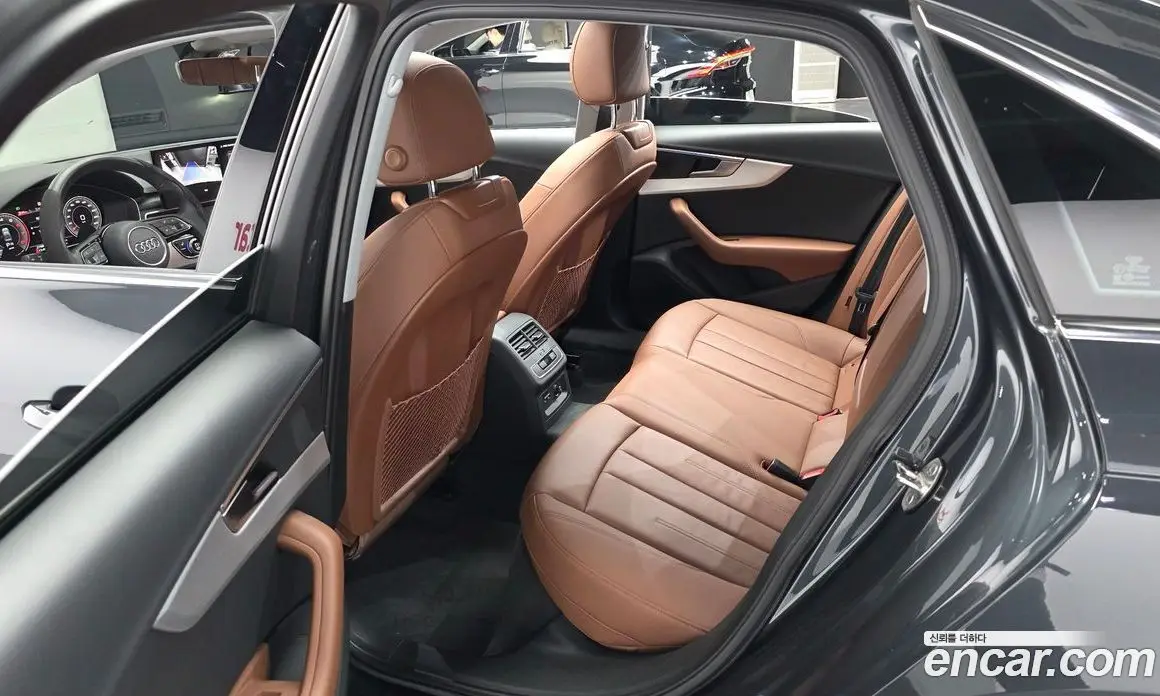 Audi A4 2023 2.0 автомат (гидро), фото 12