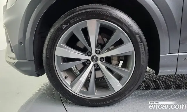 Audi Q8 2021 3.0 автомат (гидро), миниатюра 5
