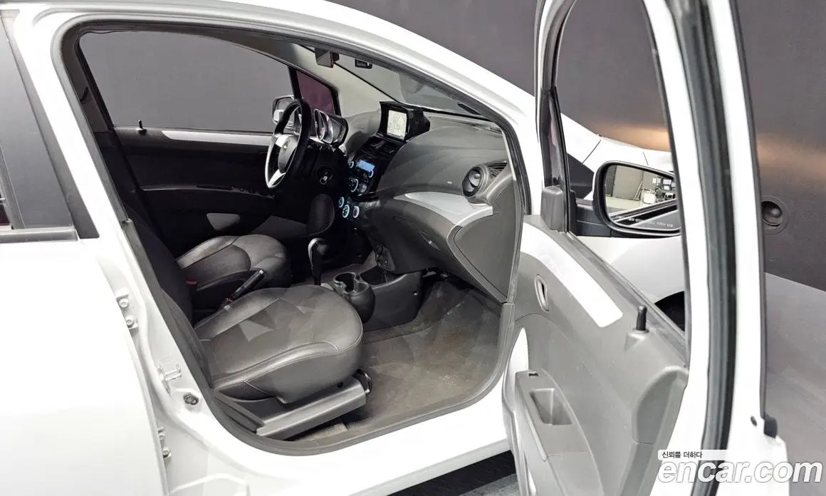 Chevrolet Spark 2015 1.0 автомат (гидро), фото 11