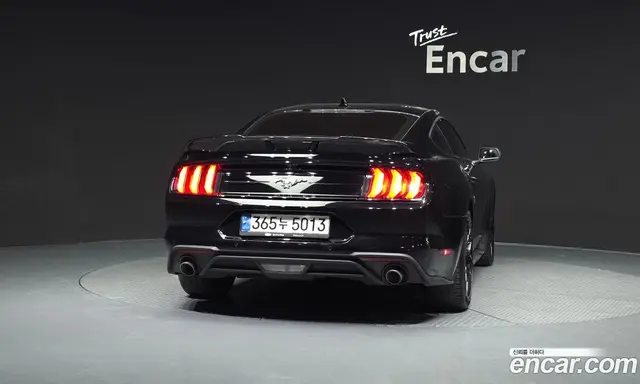 Ford Mustang 2022 2.3 автомат (гидро), миниатюра 4