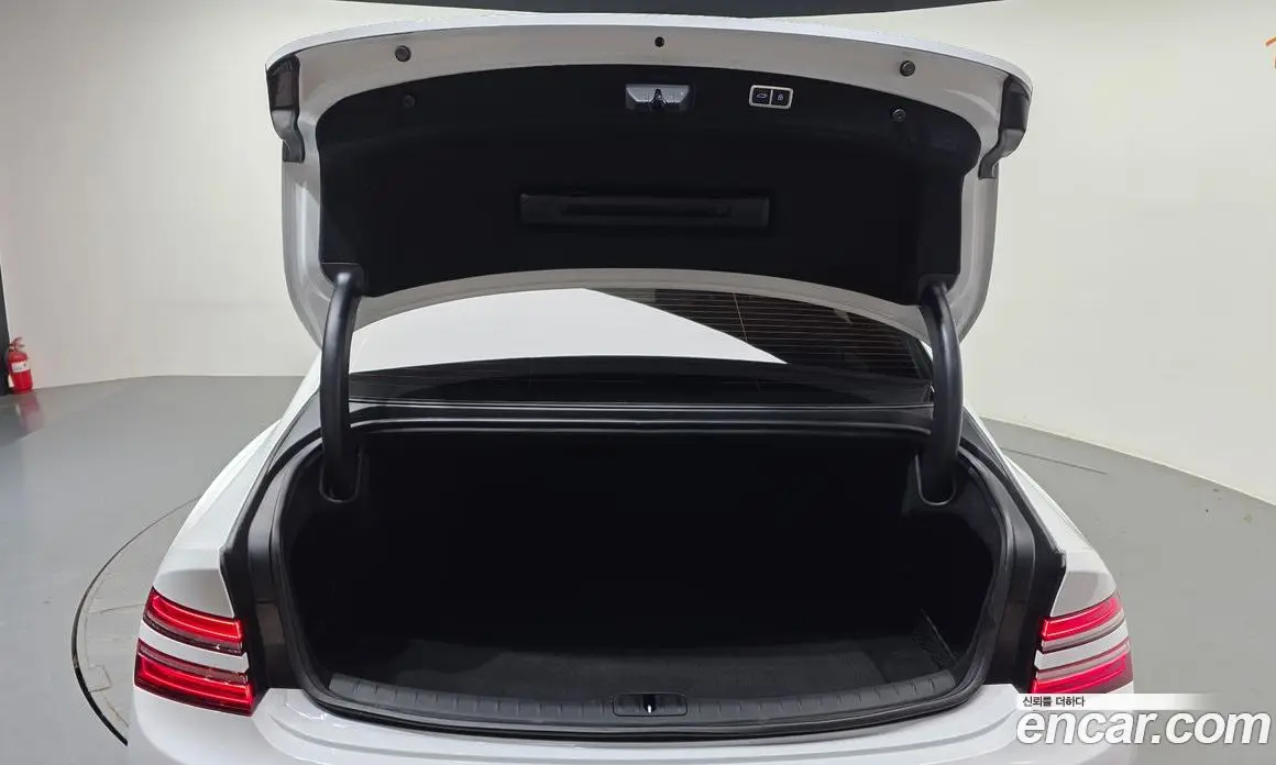 Genesis G80 2024 2.5 автомат (гидро), фото 26